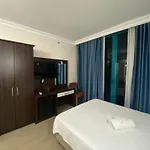 Theluna Otel