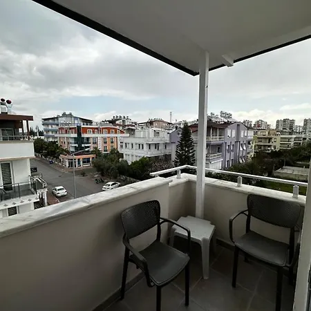 Theluna Hotel