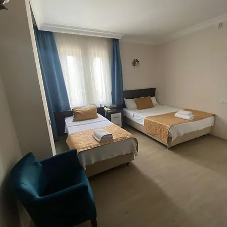 Theluna Otel