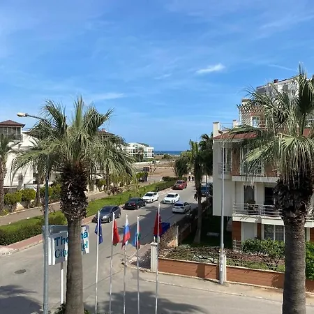 Theluna Hotel