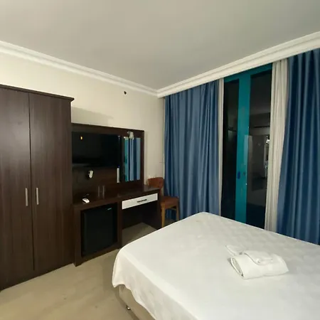 Theluna Hotell