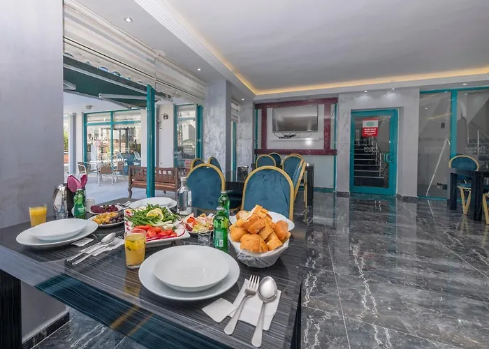 Hotel Theluna